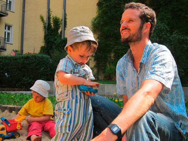 Otto und Lewin mit Papa